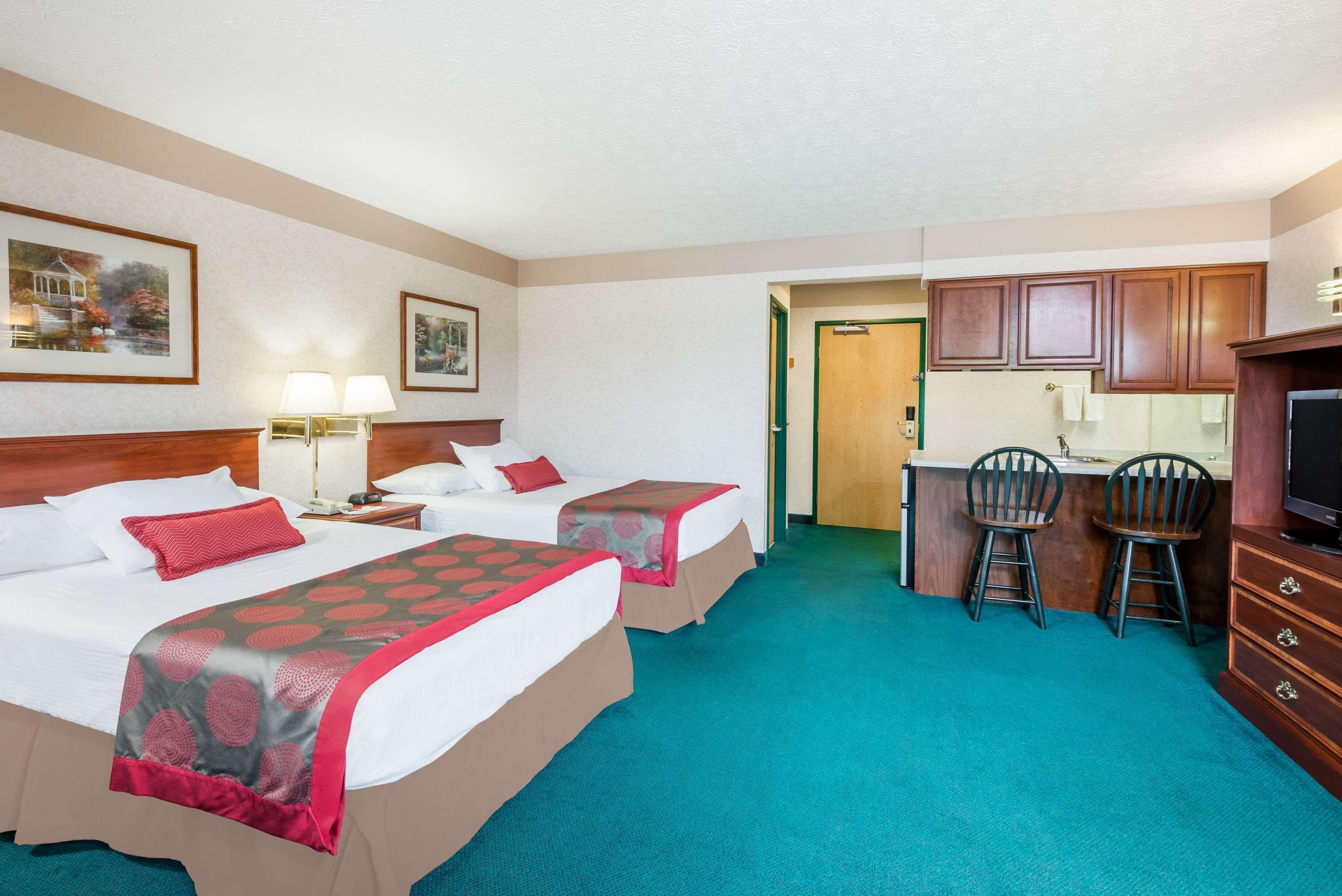 Ramada By Wyndham Strasburg Dover Eksteriør bilde