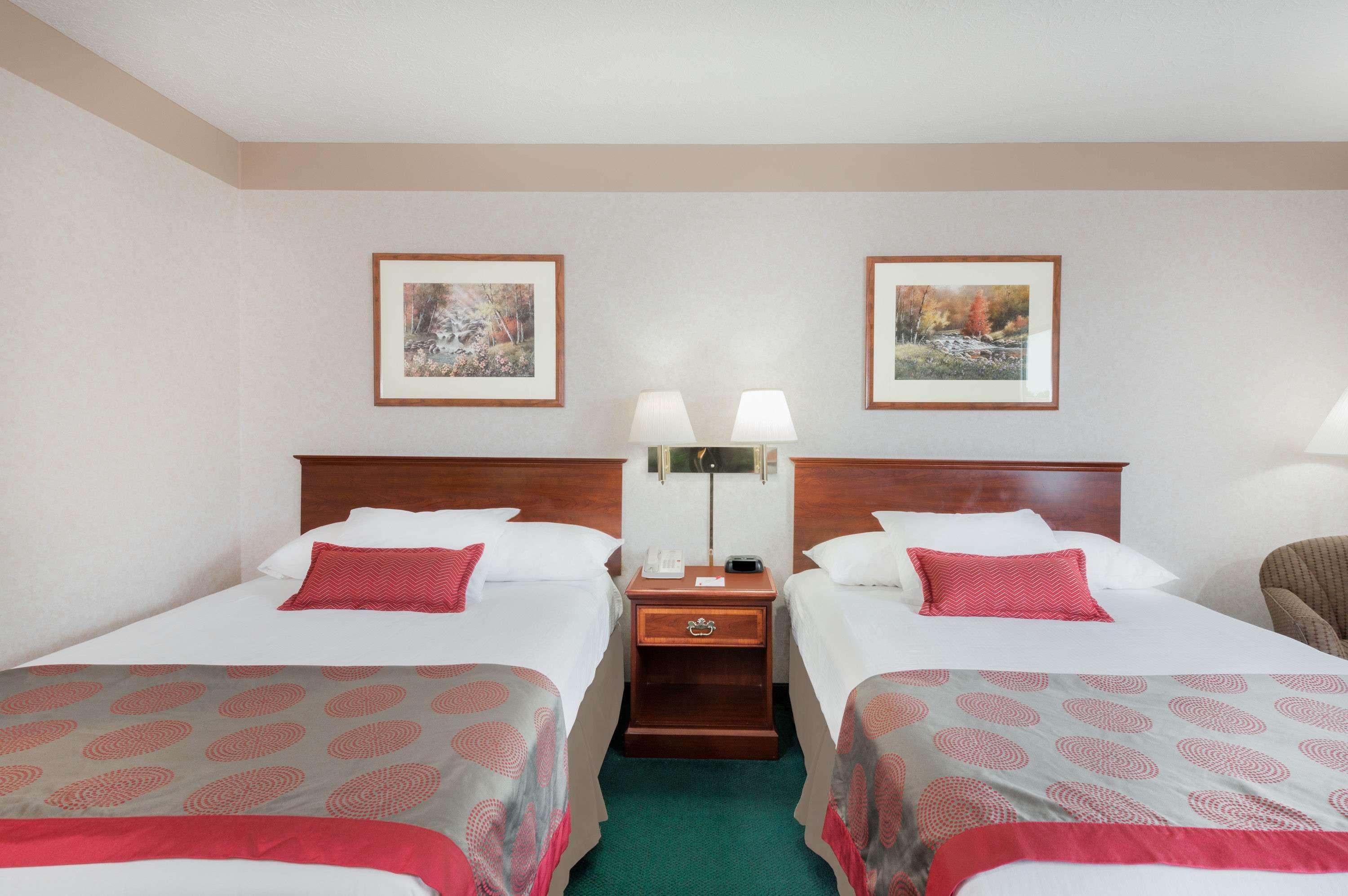 Ramada By Wyndham Strasburg Dover Eksteriør bilde