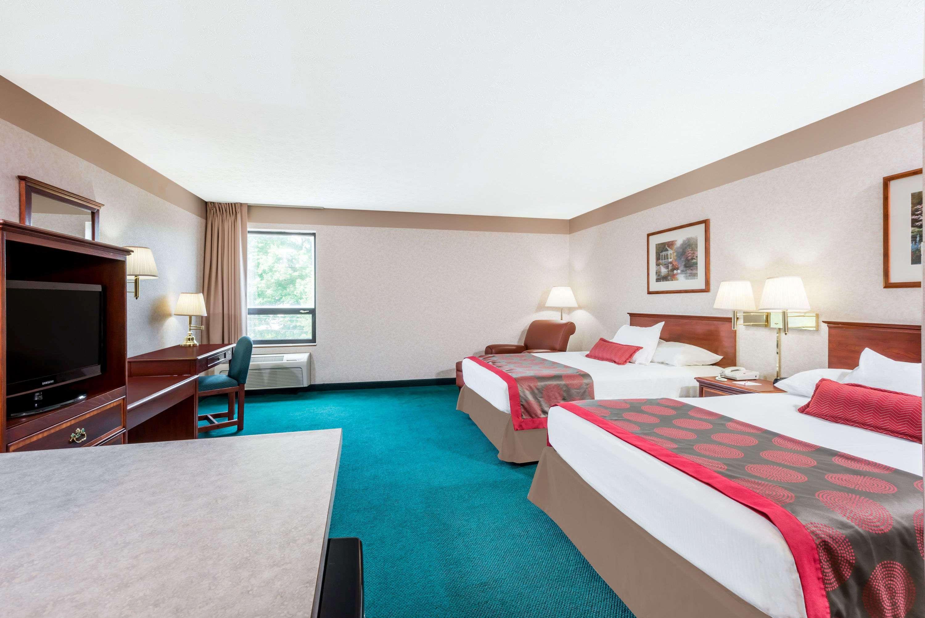 Ramada By Wyndham Strasburg Dover Eksteriør bilde