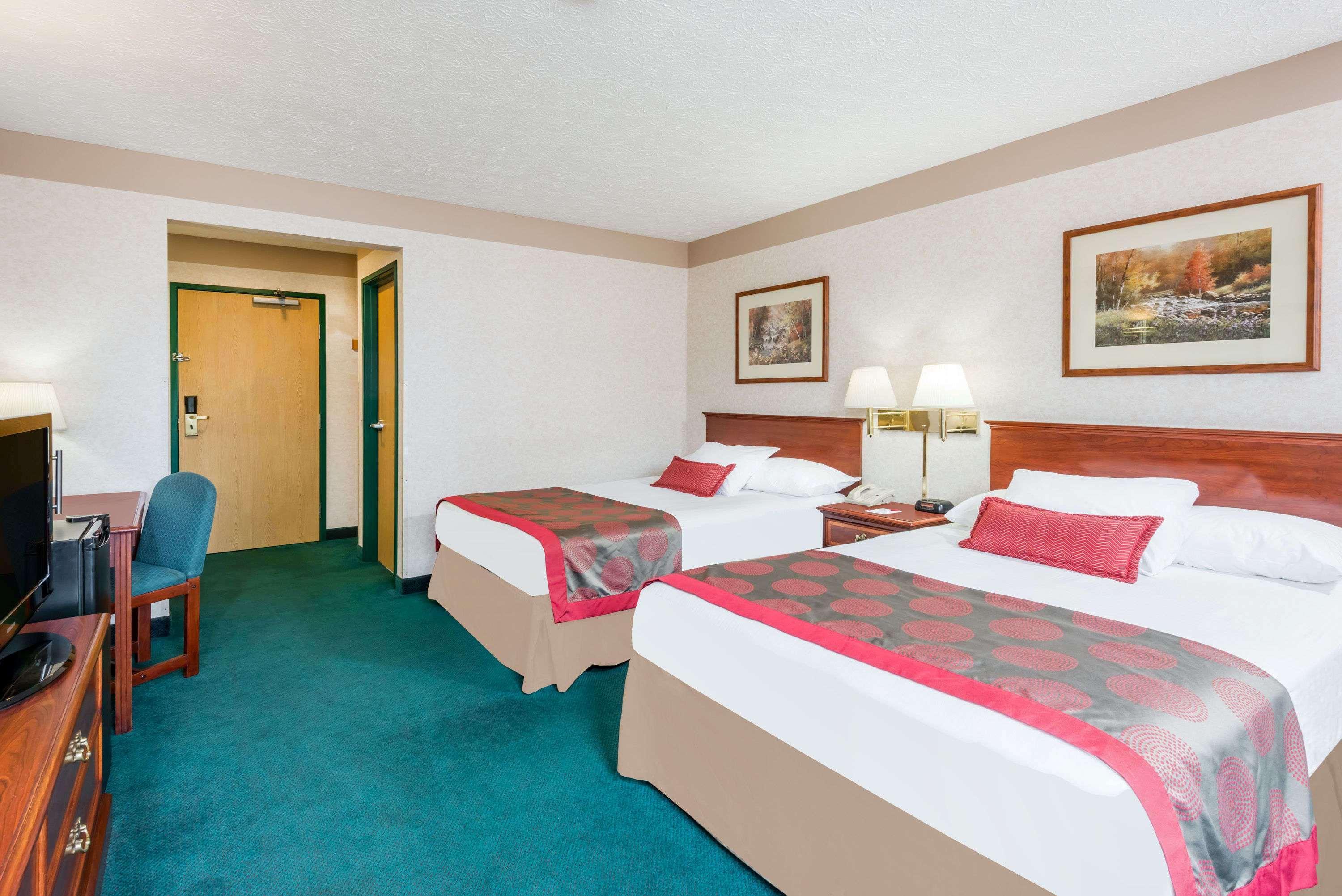 Ramada By Wyndham Strasburg Dover Eksteriør bilde